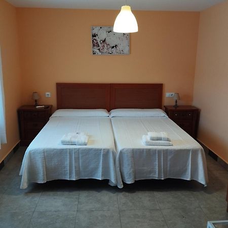 Hostal Bordillas Pomaluengo Zewnętrze zdjęcie
