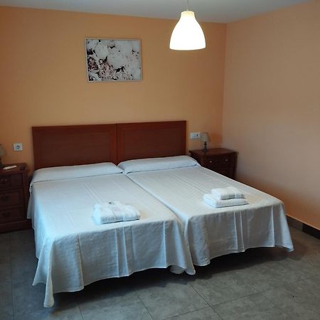 Hostal Bordillas Pomaluengo Zewnętrze zdjęcie
