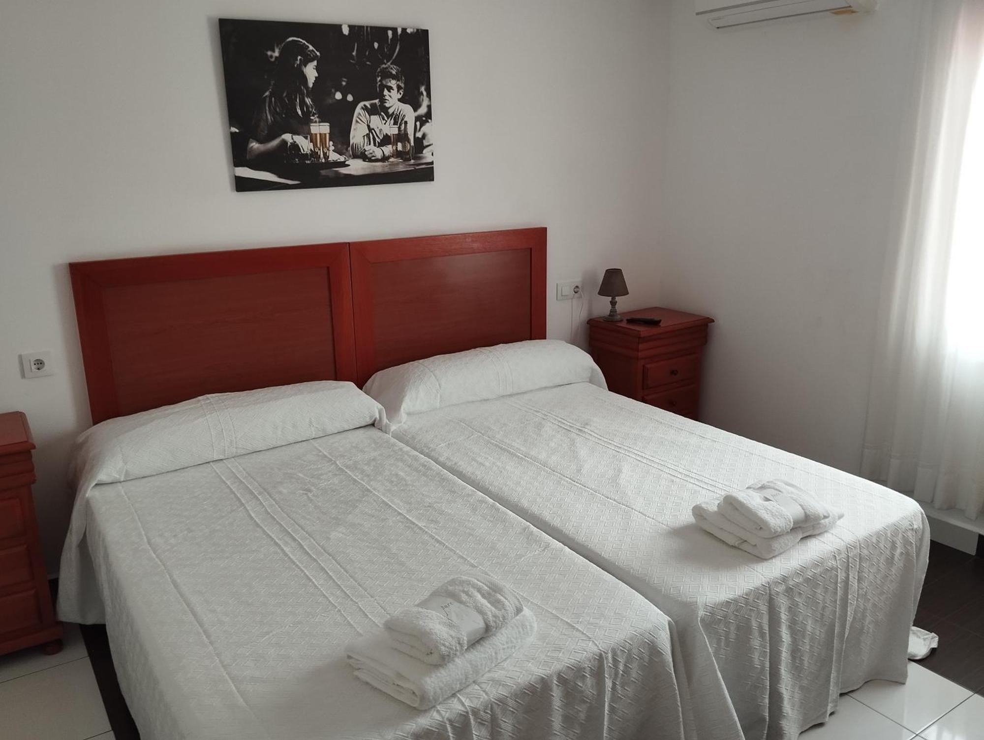 Hostal Bordillas Pomaluengo Zewnętrze zdjęcie