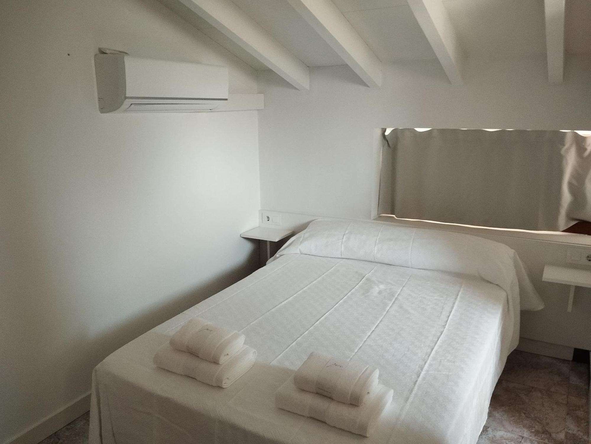 Hostal Bordillas Pomaluengo Zewnętrze zdjęcie